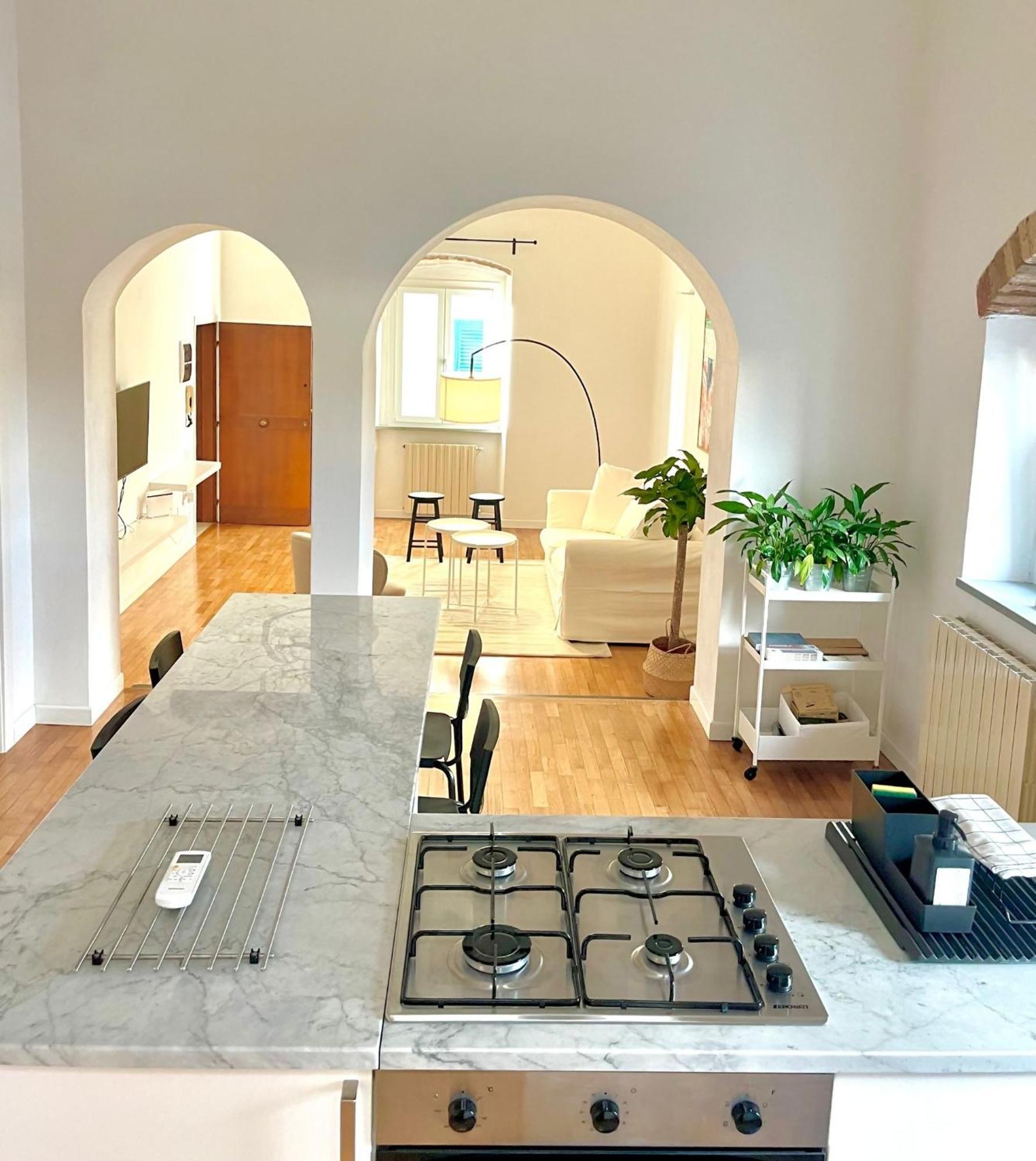 Susannas Lovely New Apartment Livorno Buitenkant foto